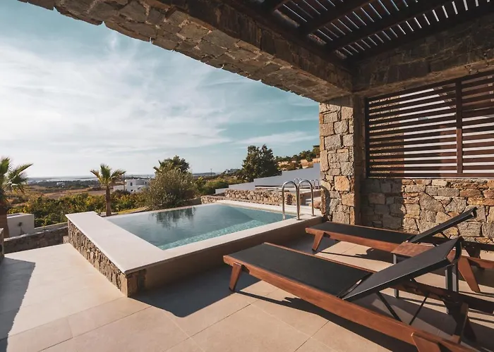 Kouros Blanc & Hotel Pounda