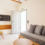 Kouros Blanc & Pounda