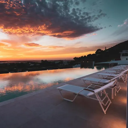 Kouros Blanc Resort&suites