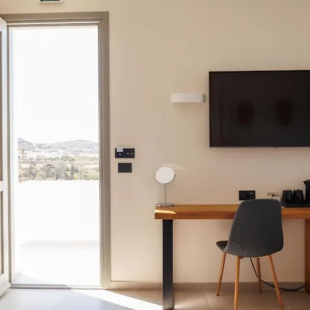 Kouros Blanc Resort&suites Pounda