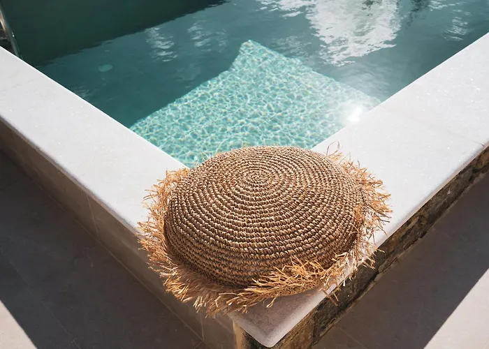 Kouros Blanc Resort&suites