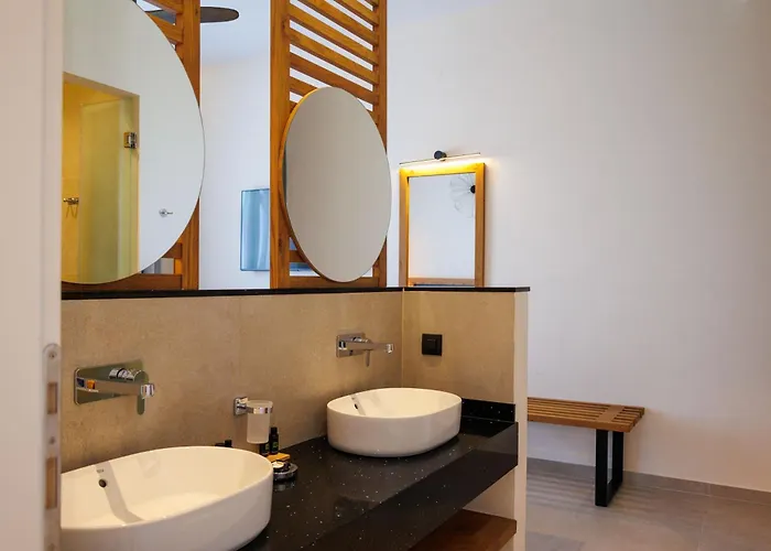 Kouros Blanc Resort&suites Hotel Pounda