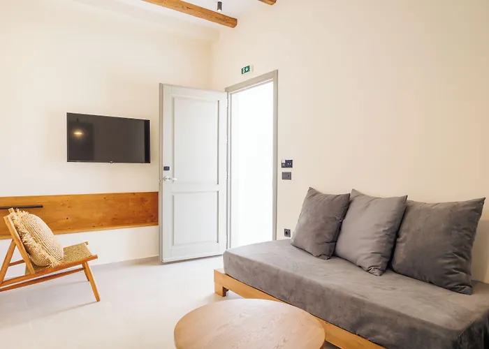 Kouros Blanc Resort&suites Pounda